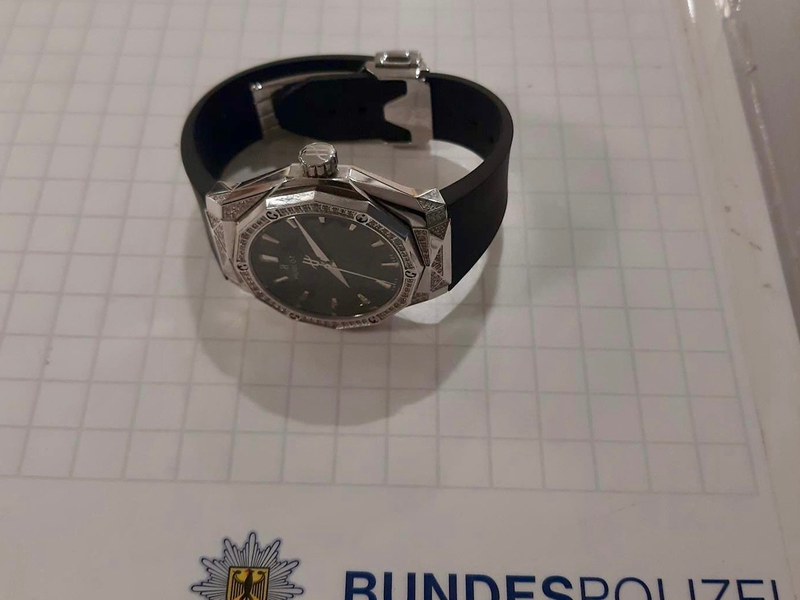 BPOL NRW: Taschendieb entwendet 30.000 Euro Uhr - Festnahme durch Bundespolizei - Foto: presseportal.de