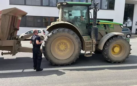 POL-BO: Keine Fahrerlaubnis, kaum Reifenprofil: Polizei stoppt Treckerfahrer - Foto: presseportal.de