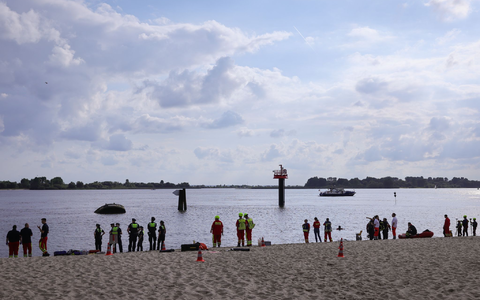 Eine Zehnjährige wird in der Elbe vermisst - Foto: Christian Charisius/dpa