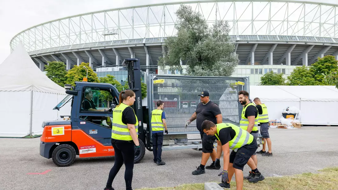 Vor dem Stadion des Taylor-Swift-Konzerts wollte der IS-Anhänger ein Blutbad anrichten. - Bild: Florian Wieser/APA/dpa