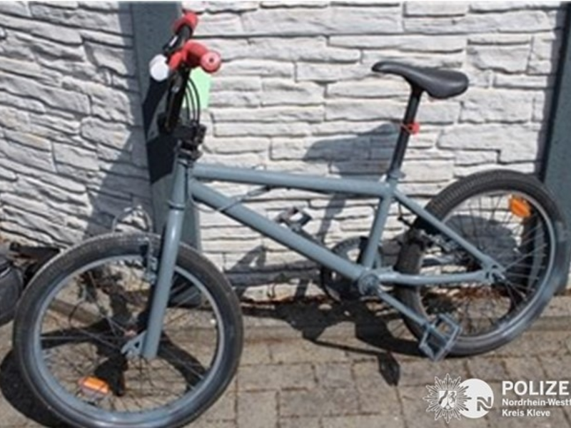 POL-KLE: Emmerich - BMX Rad in Umkleidekabine aufgefunden: Die Polizei sucht den Eigentümer - Foto: presseportal.de