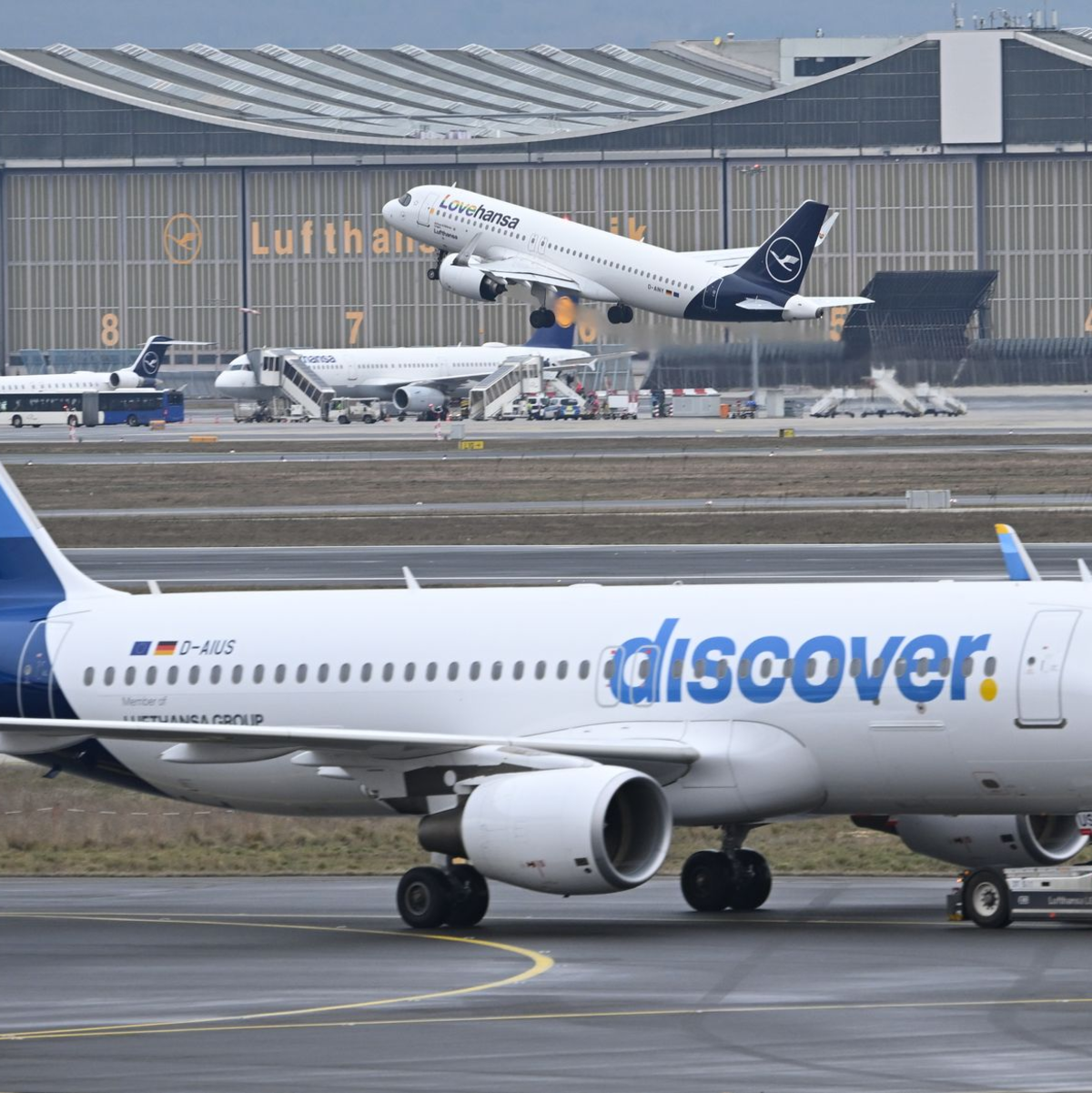 Der mit Verdi abgeschlossene Tarifvertrag bei der Lufthansa-Tochter Discover empört andere Gewerkschaften. (Archivbild) - Foto: Arne Dedert/dpa