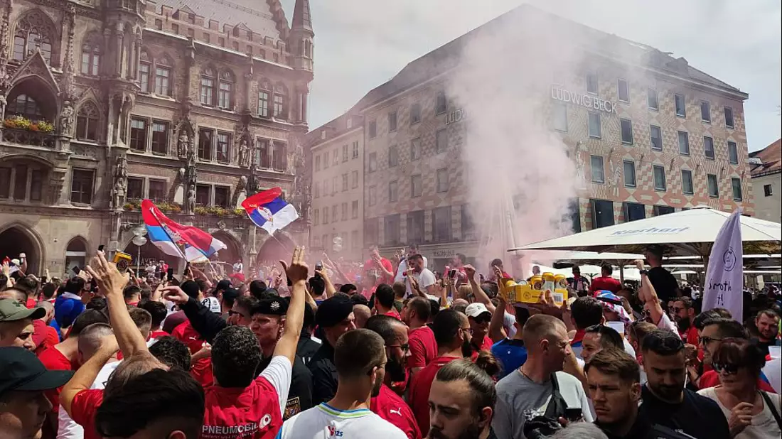 Fans vor dem Spiel Slowenien - Serbien (Archiv) - Bild: über dts Nachrichtenagentur