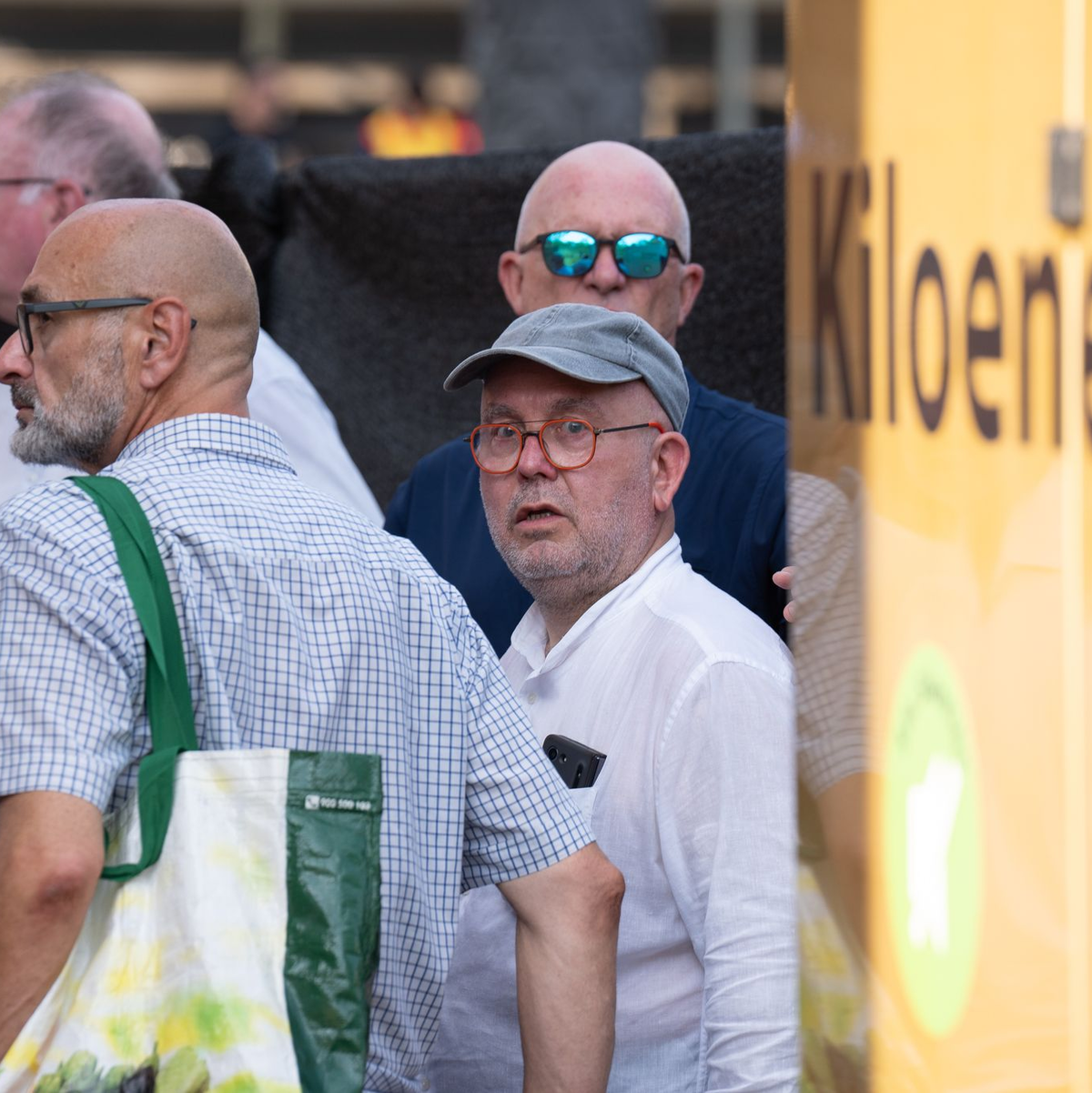 Separatistenführer Carles Puigdemont am Donnerstag bei seinem Kurzauftritt in Barcelona. Am nächsten Tag schrieb er auf X, er sei wieder in Belgien. (Archivbild) - Foto: David Zorrakino/EUROPA PRESS/dpa