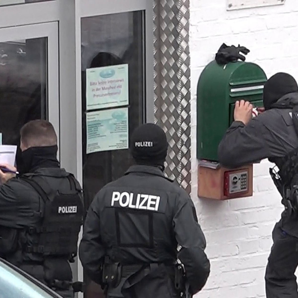 Der im Juni verbotene Salafisten-Verein Deutschsprachige Muslimische Gemeinschaft (DBG) in Braunschweig hatte über seine Social-Media-Kanäle auch bundesweiten Einfluss. (Archivbild) - Foto: dpa