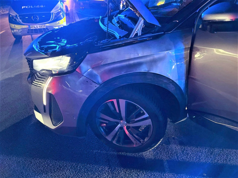 POL-K: 240809-3-K/BAB Mutmaßliche Autodiebe nach kurzer Verfolgungsfahrt in Köln gestellt - vier teils minderjährige Tatverdächtige aus Frankreich festgenommen - Foto: presseportal.de