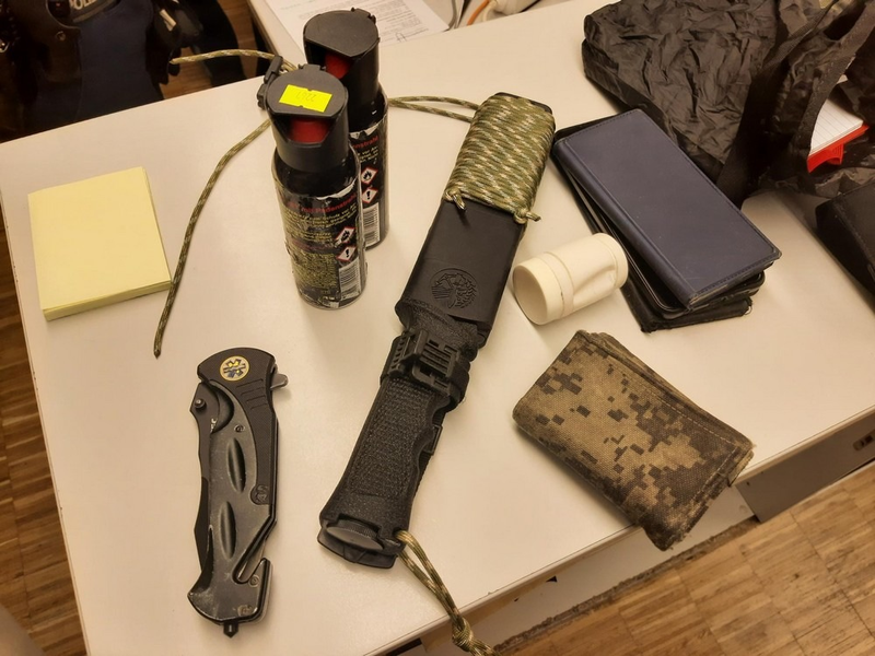 Bundespolizeidirektion München: Bewaffneter Zugfahrgast löst Großeinsatz aus/ Polizei nimmt Slowaken am Bahnsteig fest - Foto: presseportal.de