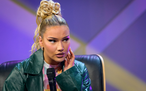 Weiter auf Platz eins mit «Bauch Beine Po»-Training: Shirin David. (Archivbild) - Foto: Jonas Walzberg/dpa