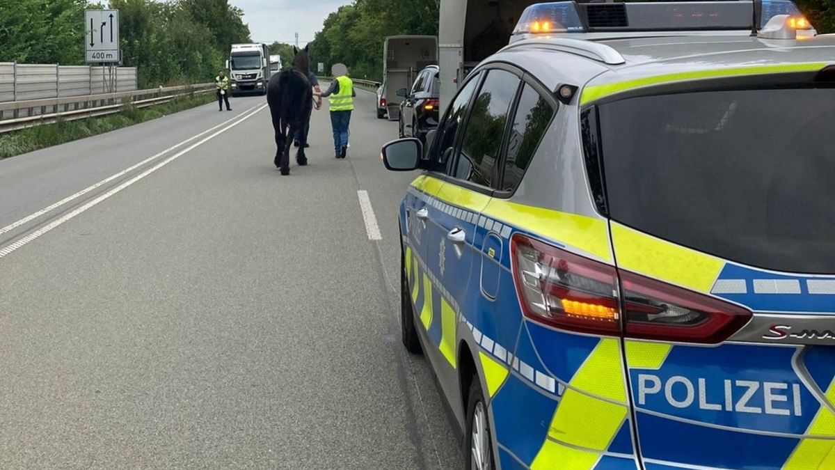 POL-MI: Reifenpanne löst 