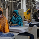 Frauen in Bangladesch arbeiten in einer Textilfabrik. (Foto Archiv) - Foto: K M Asad/dpa
