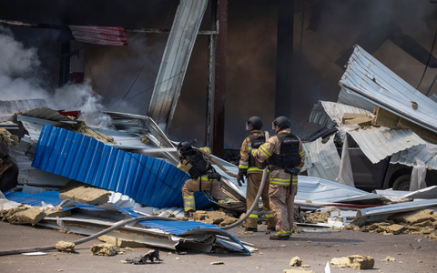 In der vergangenen Woche wurde ein Supermarkt in der Region Donezk Ziel eines russischen Raketenschlag. Nun soll ein ukrainischer Raketenangriff ein Einkaufszentrum in Donezk getroffen haben. (Foto Archiv) - Foto: Iryna Rybakova/AP/dpa