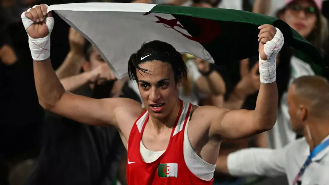 Boxerin Imane Khelif trotzt der Geschlechter-Debatte und kürt sich zur Olympiasiegerin - Bild: Mauro Pimentel/AFP/dpa