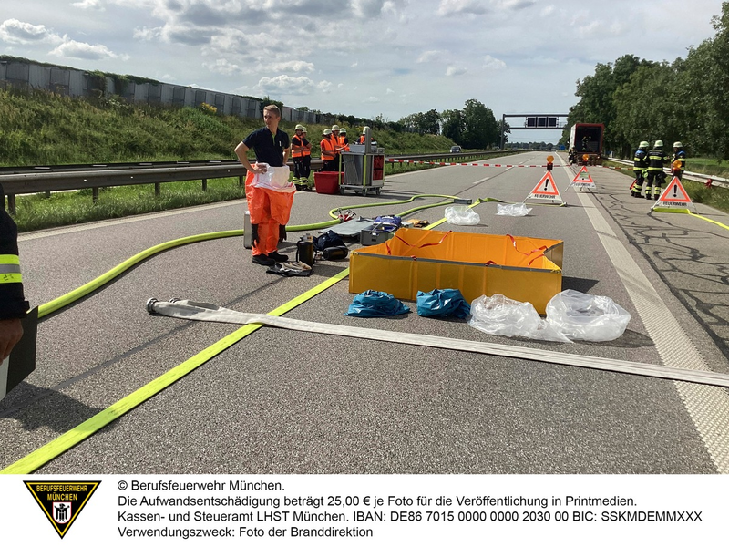 FW-M: Vermeintlicher Gefahrstoffaustritt (Langwied) - Foto: presseportal.de