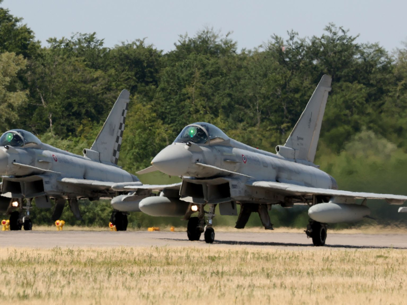 Über der Ostsee gab es Alarmstarts, um einen russischen Aufklärer zu identifizieren. (Archivbild)   - Foto: Bernd Wüstneck/dpa