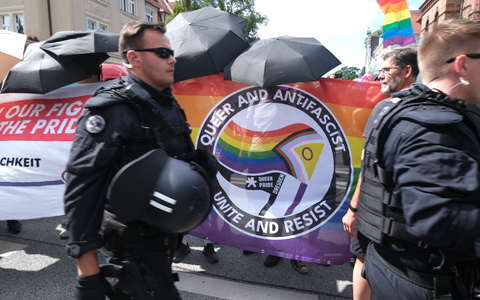 Die Gewerkschaft der Polizei fordert nach rechten Protesten gegen den CSD in Bautzen Konsequenzen. (Archivbild) - Foto: Sebastian Willnow/dpa