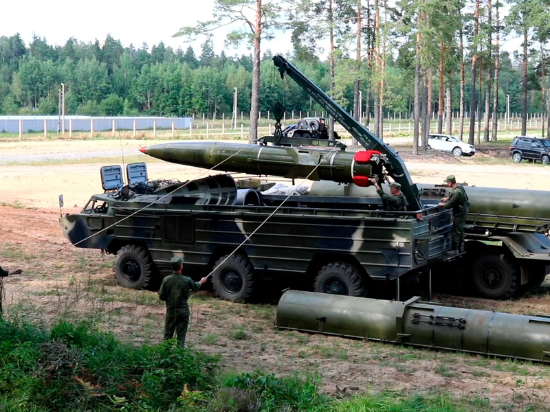 Das Militär in Belarus verstärkt Truppen an der Grenze zur Ukraine. (Archivbild) - Foto: Uncredited/AP/Belarusian Defense Ministry via VOENTV/dpa