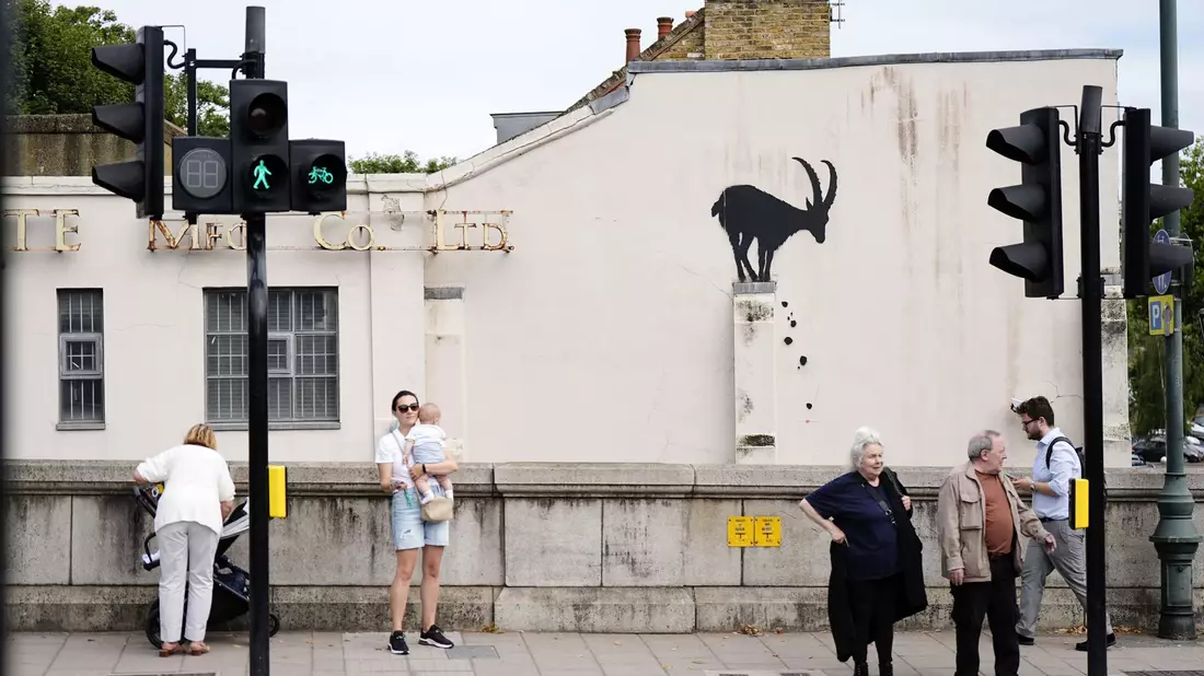 Der Steinbock an einer Wand in Kew war das erste Tier-Motiv. (Archivbild) - Bild: Aaron Chown/PA Wire/dpa