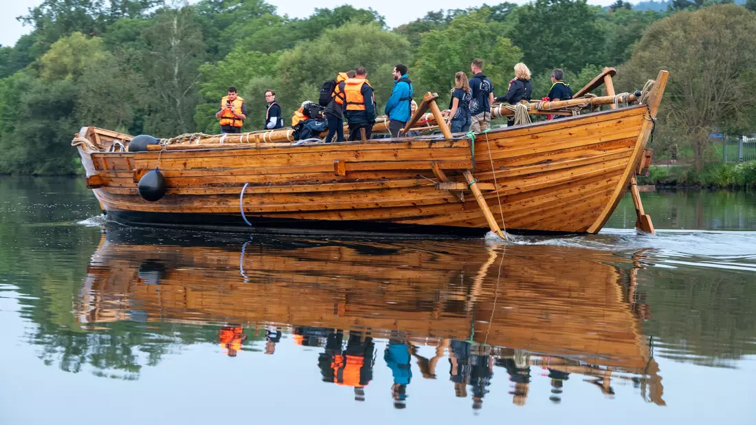 Nach Testfahrten nach Römerschiff wissen Forscher mehr - Bild: Harald Tittel/dpa