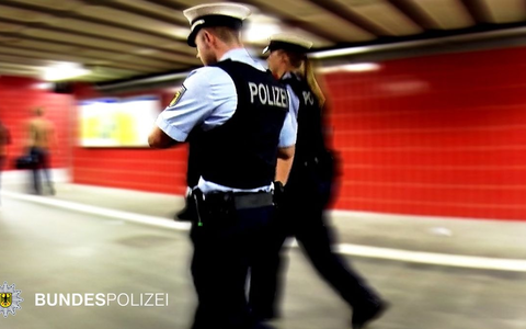 Bundespolizeidirektion München: Sexuelle Belästigung und Gewaltdelikte - Streit im Regionalzug eskaliert - Foto: presseportal.de Bundespolizeidirektion München: Sexuelle Belästigung und Gewaltdelikte - Streit im Regionalzug eskaliert - Foto: presseportal.de