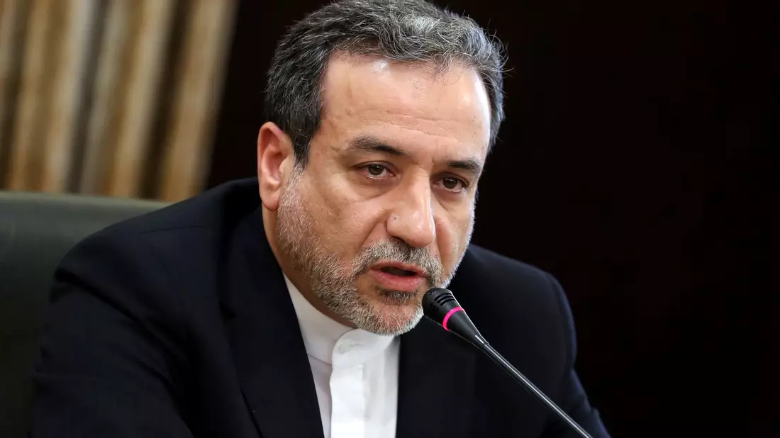 Abbas Araghchi gilt als einer der erfahrensten Diplomaten des Landes. (Archivbild)  - Bild: Ebrahim Noroozi/AP/dpa
