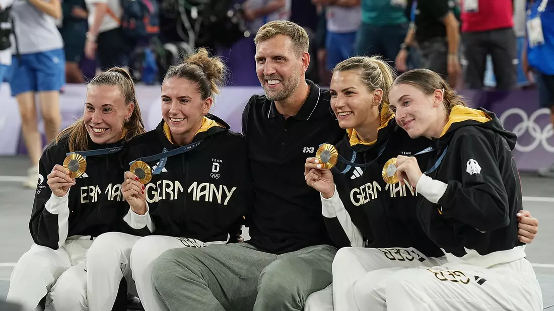 Einer der deutschen Olympia-Höhepunkte: Die sensationelle Goldmedialle im 3x3. - Bild: Meng Yongmin/XinHua/dpa