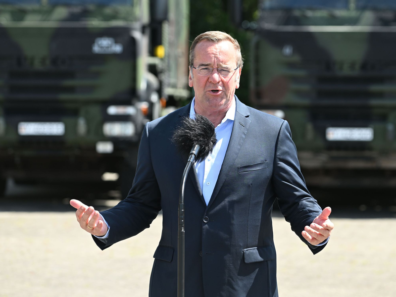 Aus seiner eigenen Partei hatte es Kritik am Verteidigungsminister gegeben. (Archivbild) - Foto: Uli Deck/dpa