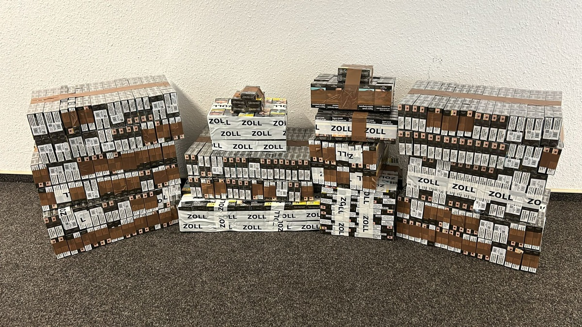 HZA-UL: Um Schulden zu bezahlen / Türkischer LKW-Fahrer schmuggelt über 38.000 Zigaretten - Foto: presseportal.de