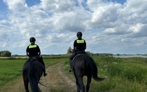 POL-LG: ++ Elbe-Action-Day - Im Einsatz für die Natur ++ Konzentrierte Kontrollen von Polizei, WSP, Polizeireitern und Rangern aus Nds. und MV im Biosphärenreservat Nds. Elbtalaue ++ Verstöße geahndet ++ - Foto: presseportal.de