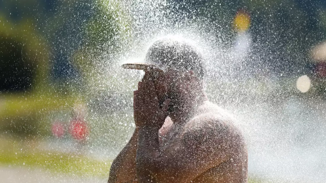 Temperaturen bis zu 37 Grad erwartet der Deutsche Wetterdienst in der neuen Woche. (Archivbild) - Bild: Thomas Warnack/dpa