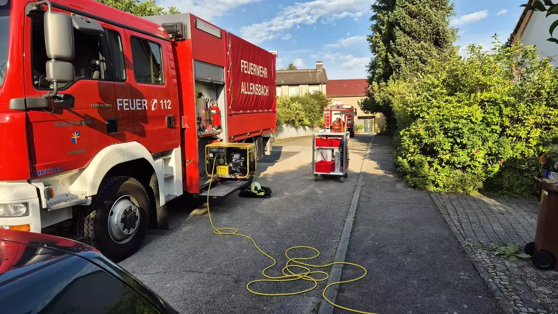 FW Allensbach: H1 Wasser im Gebäude steigend mit Eile - Bild: presseportal.de