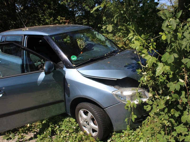 POL-DN: Trinkflasche führt zu Unfall - 66-Jährige leicht verletzt - Foto: presseportal.de