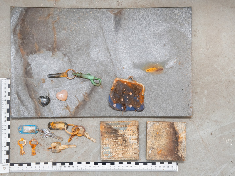 POL-CUX: Eigentümer gesucht - aufgefundener Kleintresor sowie Geldkassette (Lichtbilder in der Anlage) - Foto: presseportal.de