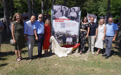 Enthüllung der Infotafeln - Foto: Tourismusbüro Mörbisch, Verena Tremmel über pressetext.de