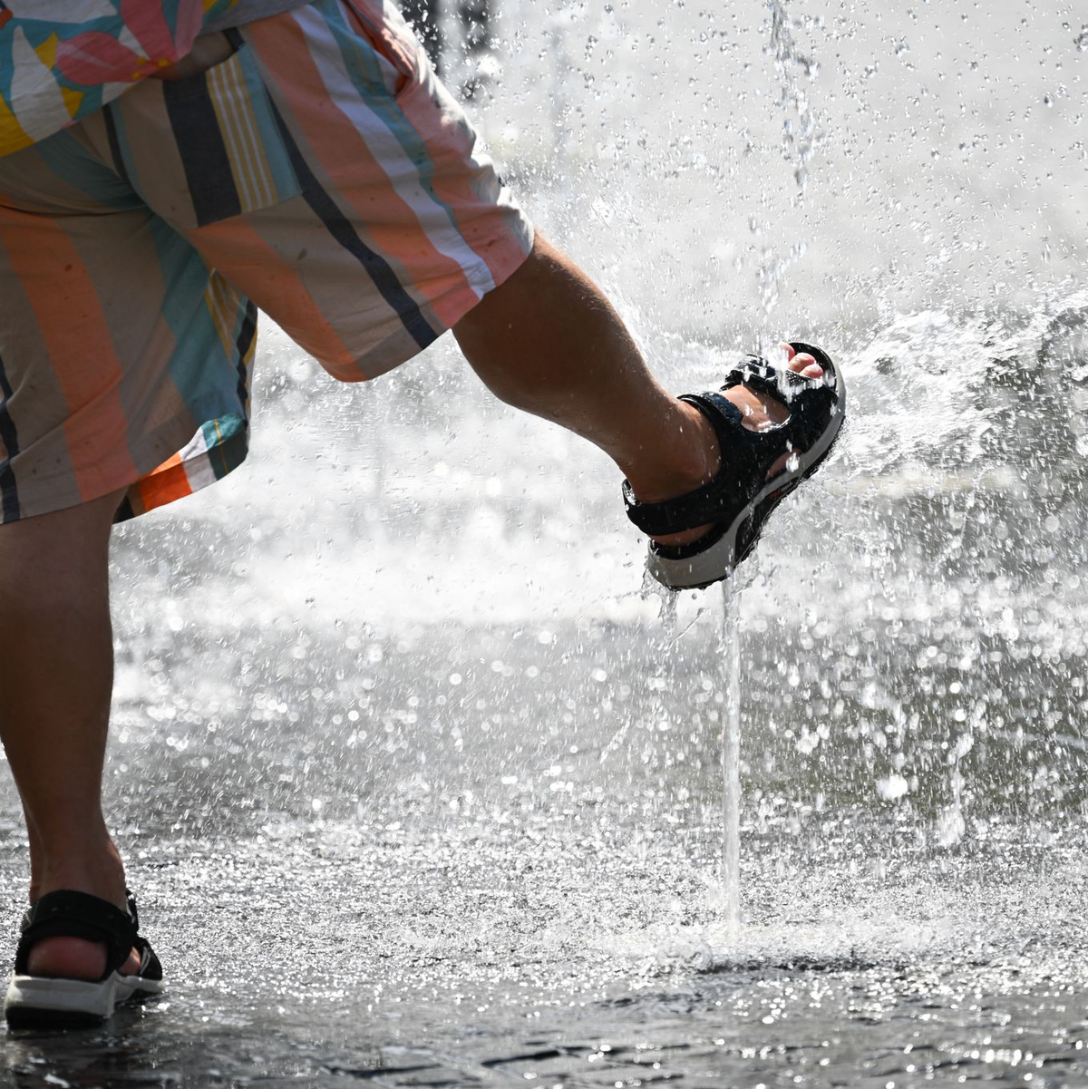 Bis zu 37 Grad erwarten Meteorologen am Dienstag. - Foto: Arne Dedert/dpa