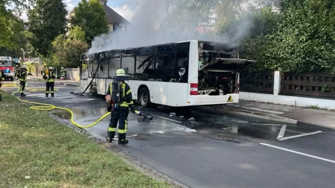 FW Paderborn: Jahreshauptversammlung Löschzug Neuenbeken - Bild: presseportal.de