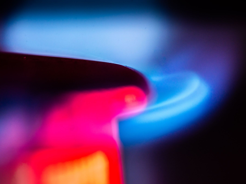 Die zuletzt gestiegenen Gas-Großhandelspreise werden sich nach Ansicht des IW-Energieexperten Malte Küper voraussichtlich nicht auf die Gas-Verbraucherpreise auswirken.  - Foto: Frank Rumpenhorst/dpa