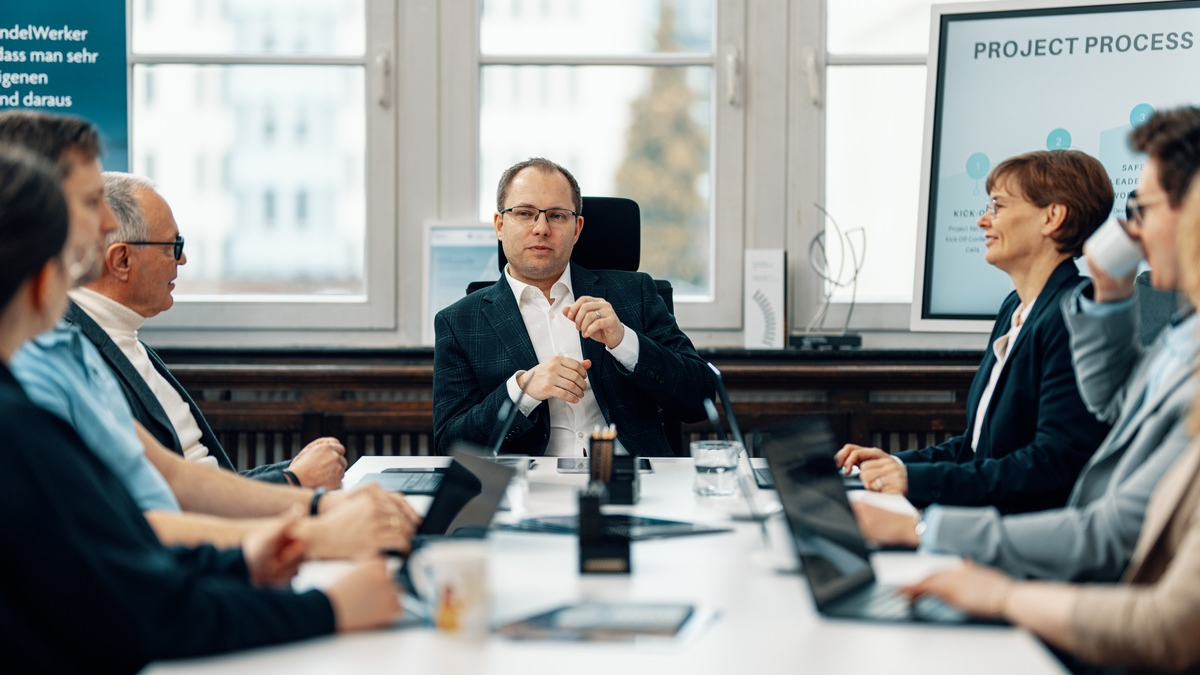 Sicherheitscheck via Smartphone: Experte verrät, wie sinnvoll die App für Gefährdungsbeurteilungen wirklich ist - Foto: presseportal.de