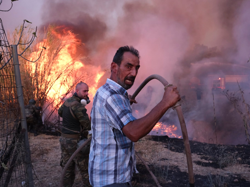 Im Norden von Athen wütetete gerade über Tage hinweg ein Großbrand.  - Foto: Aggelos Barai/AP
