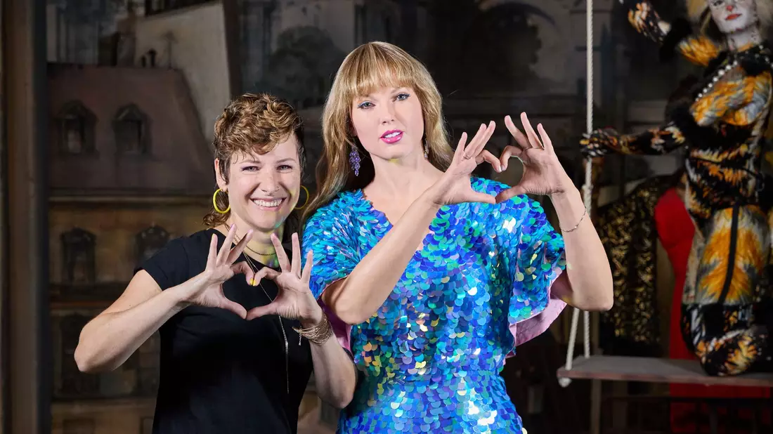 Die Wachsfigur nach dem Vorbild von der US-amerikanischen Sängerin Taylor Swift ist neu im Panoptikum auf der Reeperbahn zu sehen. - Bild: Georg Wendt/dpa