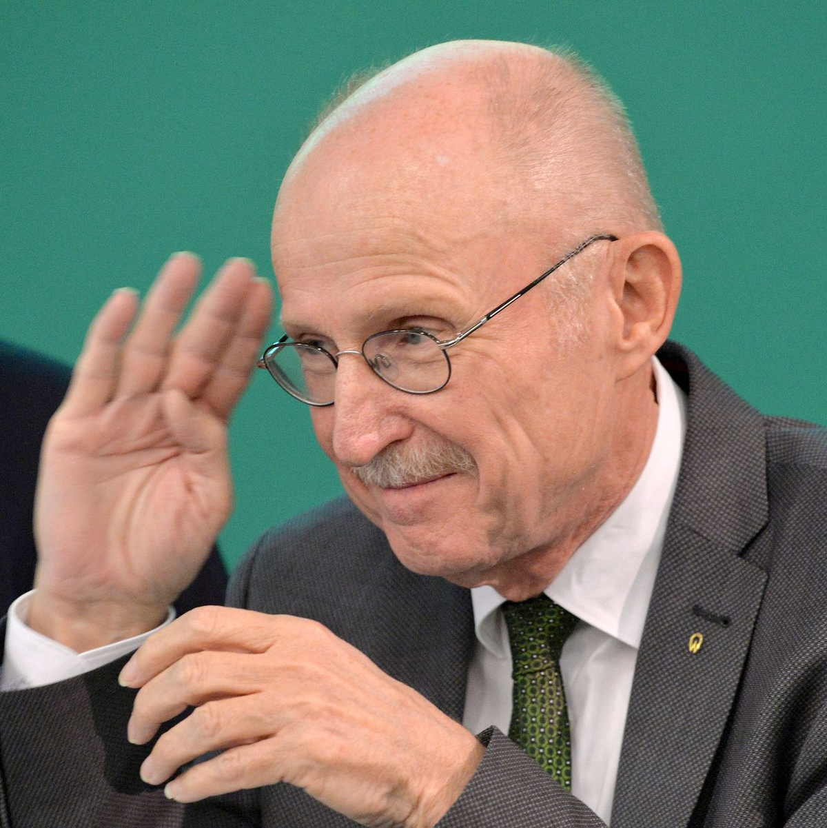 Der langjährige Werder-Manager Willi Lemke ist gestorben. - Foto: Carmen Jaspersen/dpa