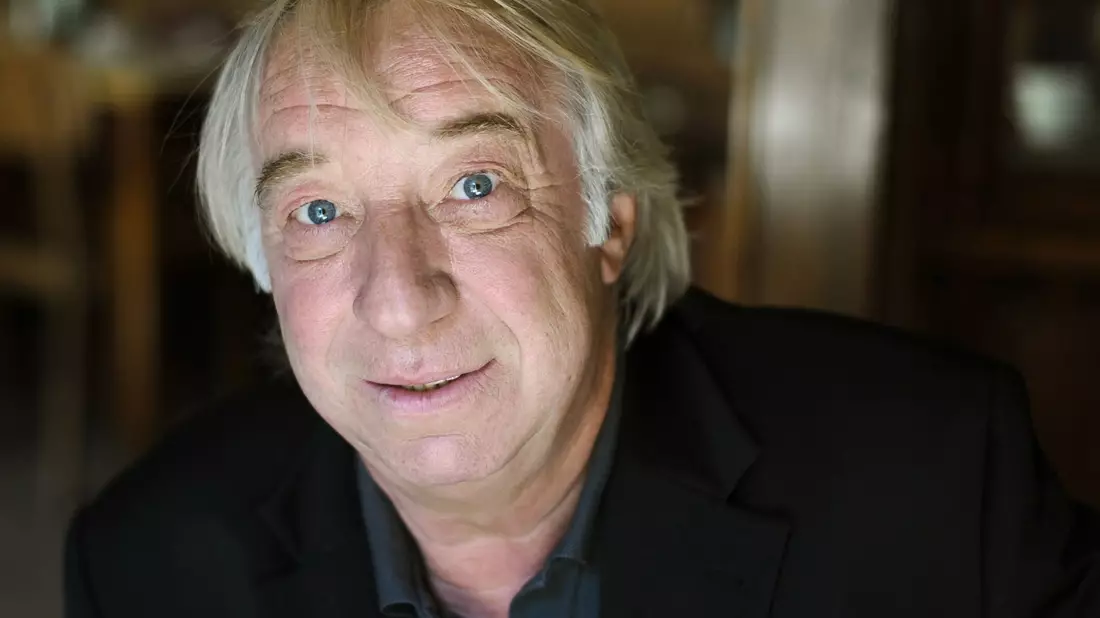 Der Kabarettist Richard Rogler ist tot. (Archivbild) - Bild: picture alliance / dpa