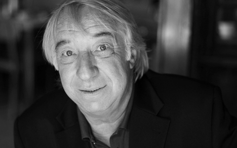 Der Kabarettist Richard Rogler ist tot. (Archivbild) - Foto: Jörg Carstensen/dpa