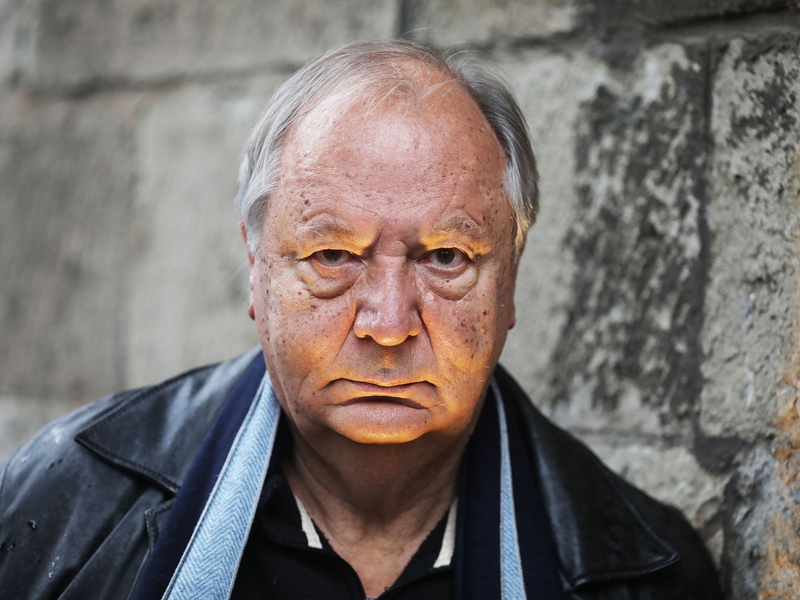 Der Tod seines Kollegen Richard Rogler mache ihn sehr betroffen, sagt er. - Foto: Oliver Berg/dpa