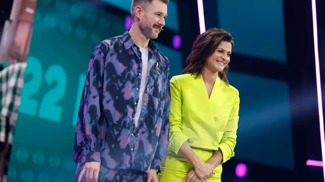 Jochen Schropp und Marlene Lufen führen wie in den vergangenen Jahren durch die neue Staffel «Promi Big Brother» - Bild: Thomas Banneyer/dpa