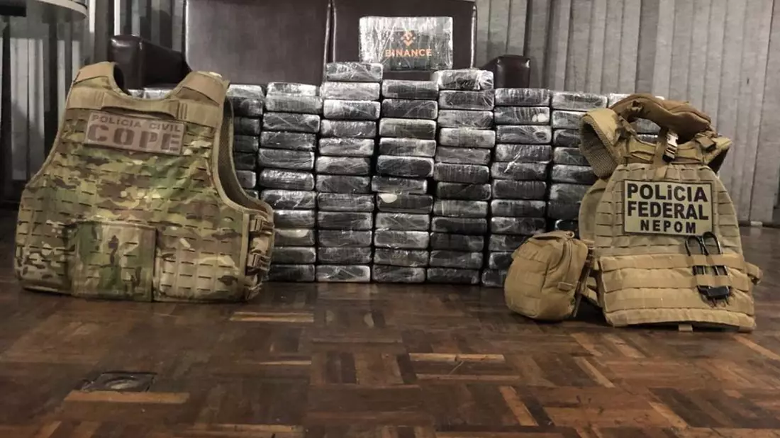 Etwa sechs Tonnen Kokain wurden im Laufe der Ermittlungen sichergestellt. - Bild: ---/Polizei Santa Catarina/dpa