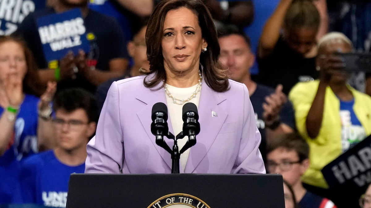 Kamala Harris bei einem Wahlkampfauftritt in Las Vegas. - Foto: Jae Hong/AP/dpa