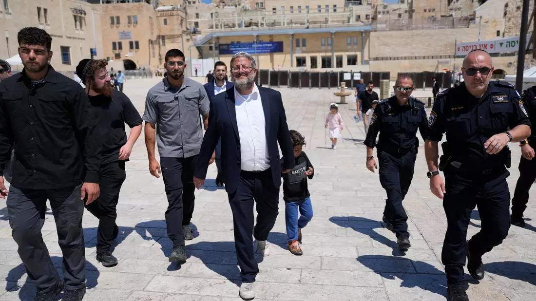 Israels rechtsextremer Polizeiminister Ben-Gvir sorgt mit einem Besuch des Tempelbergs für scharfe Kritik der USA.  - Bild: Ohad Zwigenberg/AP/dpa