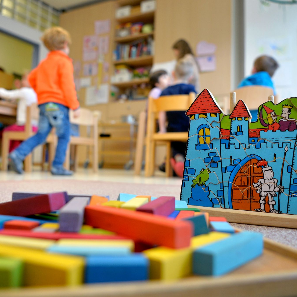 Buntes Treiben: Diese Kinder haben einen Kitaplatz. (Symbolfoto) - Foto: Monika Skolimowska/dpa