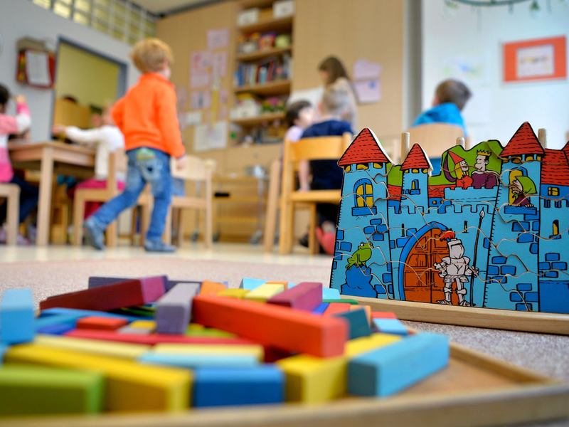 Buntes Treiben: Diese Kinder haben einen Kitaplatz. (Symbolfoto) - Foto: Monika Skolimowska/dpa