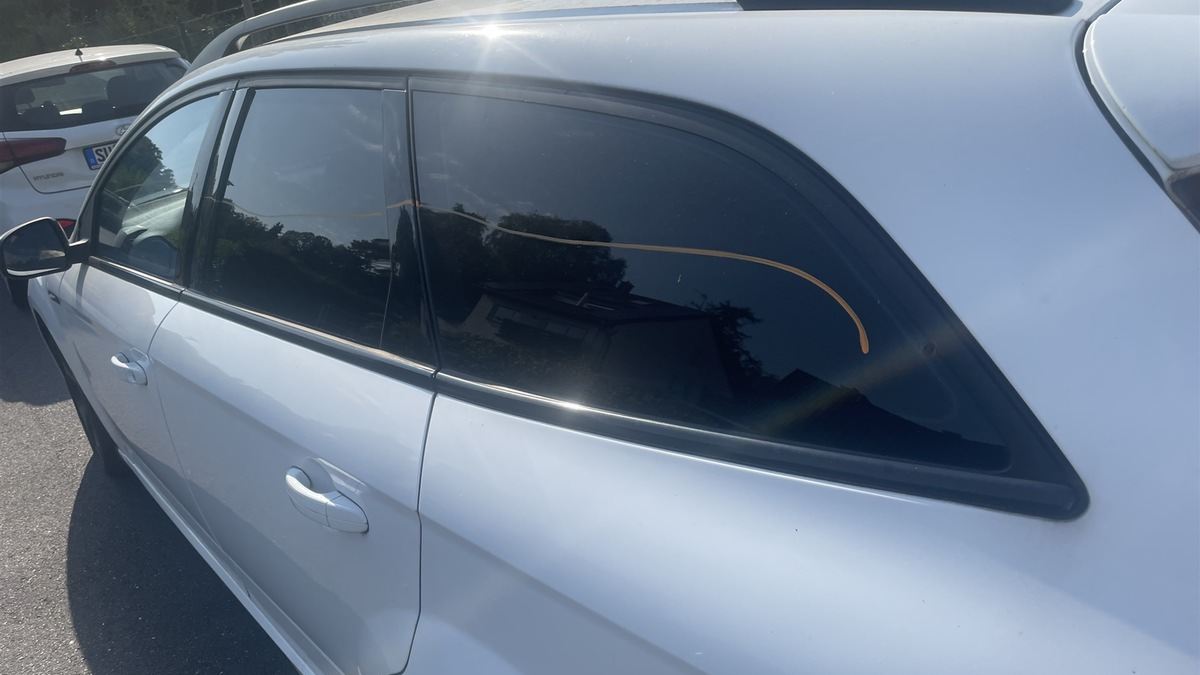 POL-RBK: Rösrath - Unbekannte beschmieren mehrere Fahrzeuge in Forsbach - Foto: presseportal.de